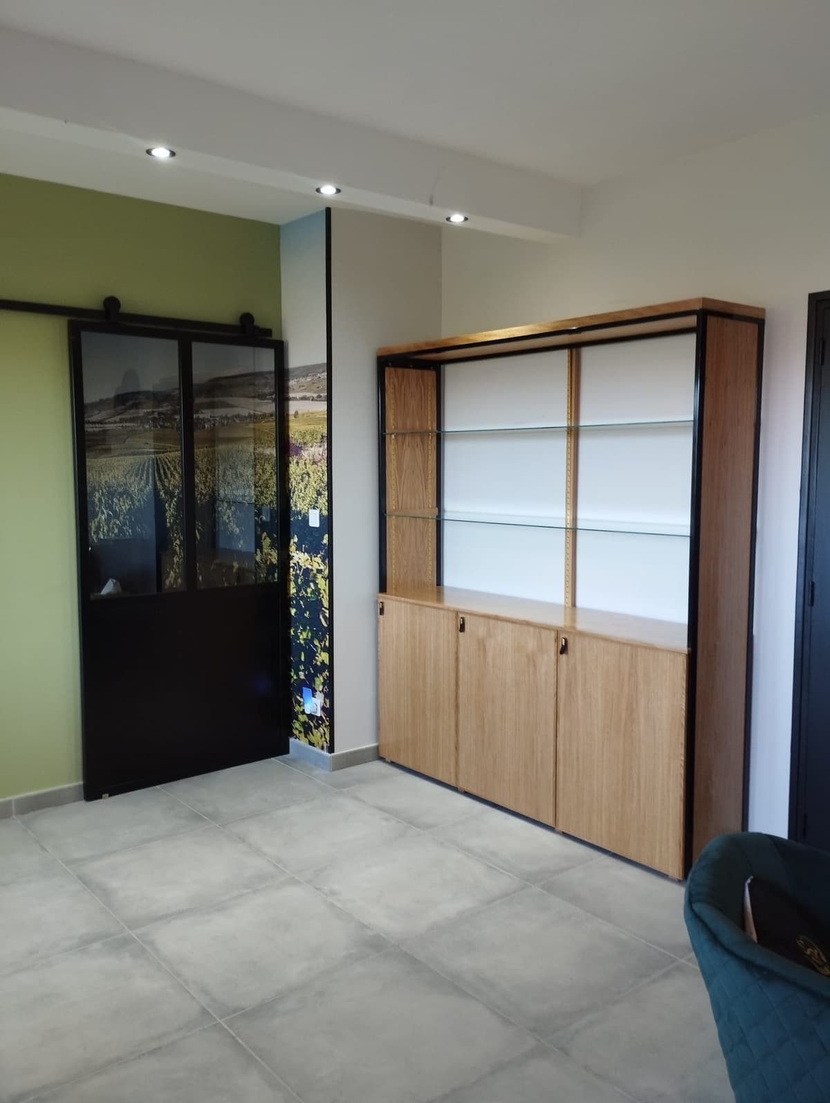 Vaisselier pour salle de dégustation